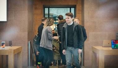 Satış dünya çapında entrane hoş geldiniz beşlik üzerinde Apple iphone X gider