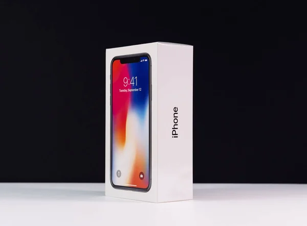 แกะกล่องบรรจุของ iphone X 10 ล่าสุด — ภาพถ่ายสต็อก