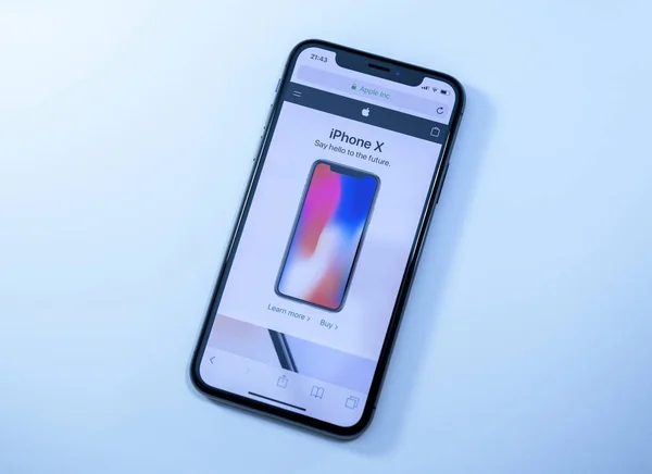 Apple iPhone X 10 con el sitio web de Apple —  Fotos de Stock