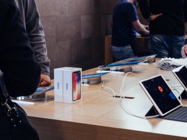 Apple yeni iphone X için alışveriş mağazası