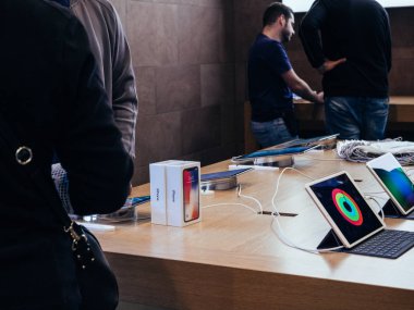 Apple yeni iphone X için alışveriş mağazası