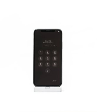 Apple iphone X smartphone PIN cod ile beyaz arka plan izole