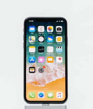 Beyaz arka plan ana ekran apps Apple iPhone'da X 