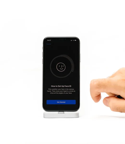 Apple iphone X smartphone ізольовані білим тлом — стокове фото