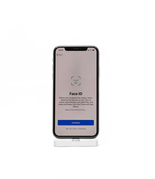 Apple iphone X smartphone geïsoleerde witte achtergrond gezicht id sett — Stockfoto
