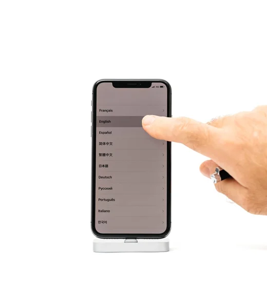 Apple iphone X smartphone isolerade vit bakgrund först köra pr — Stockfoto