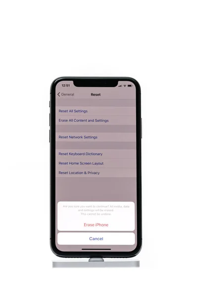 Apple iphone X smartphone ізольовані білий фон erease, номе — стокове фото