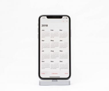 Apple iphone X Smartphone callenda ile beyaz arka plan