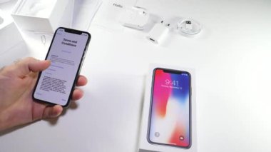 En son Apple iphone X 10 unboxing adam