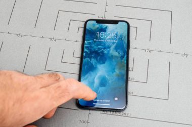 İPhone X 10 app uygulama yazılım kilidini ekran üzerinde kurmak