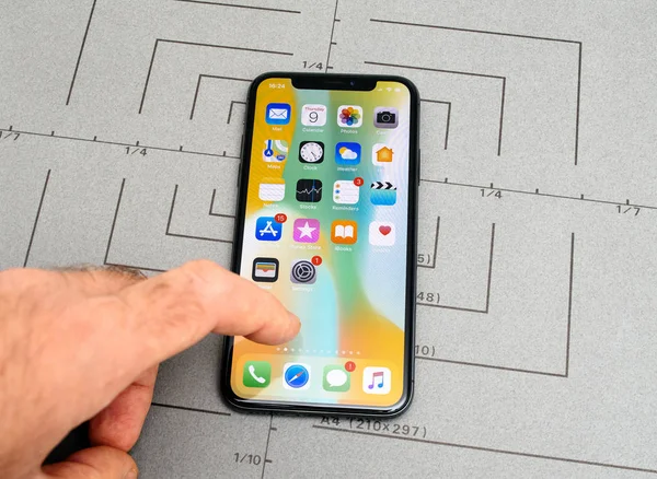 Set up on iPhone X 10 app application software hand home screen — Stock Photo, Image