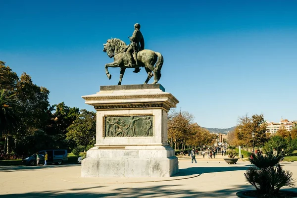 Barcellona Estatua equestre del general Prim — Foto Stock