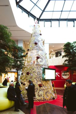 Noel ağacı Rivetoile alışveriş merkezi Strasbourg, Fransa 