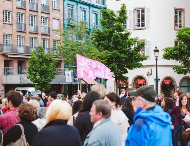 İsa için Mart itibariyle yıllık interdenominat toplama kalabalık