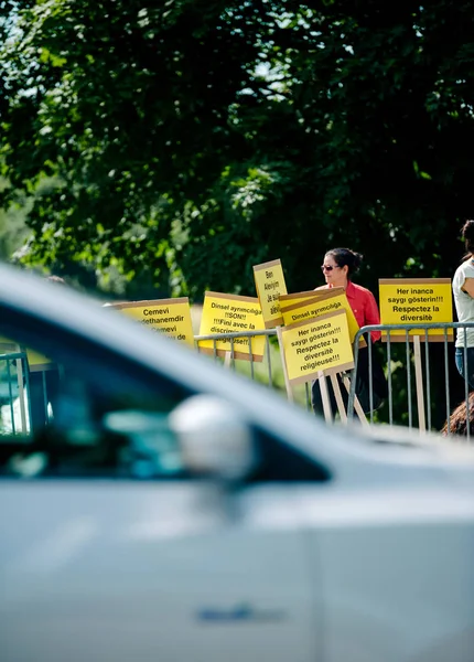 İnsanlar, Avrupa Mahkemesi, insan hakları AİHM sırasında protesto 