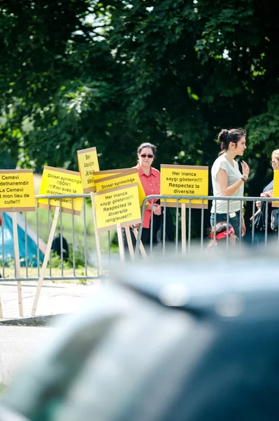İnsanlar, Avrupa Mahkemesi, insan hakları AİHM sırasında protesto 