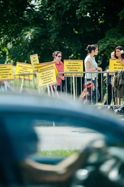 İnsanlar, Avrupa Mahkemesi, insan hakları AİHM sırasında protesto 