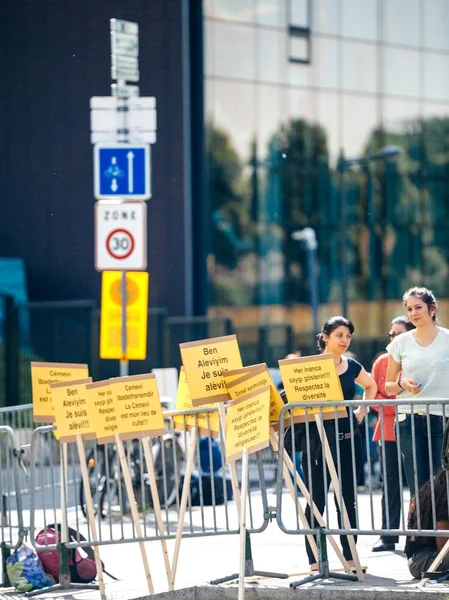 Az emberek tiltakoztak az Európai Bíróság az emberi jogok EJEE során — Stock Fotó