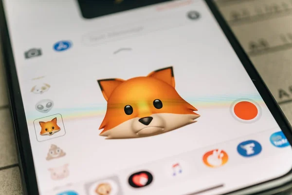 Fox animal 3d animoji emoji generado por Face ID reconocimiento facial — Foto de Stock