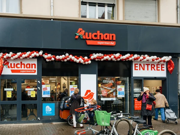 Strasburg Francja Grudnia 2017 Nowy Supermarket Auchan Wejście Dzielnicy Francuskiej — Zdjęcie stockowe