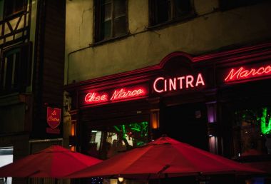 Marco bar cephe gece chez Cinntra