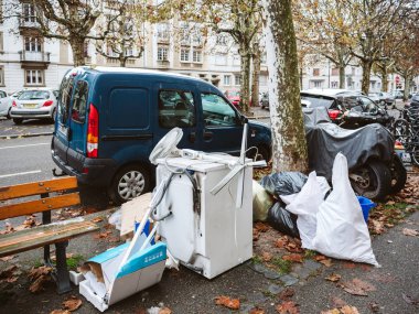 Yer değiştirme sonra yetkisiz atık farklı atık ile 