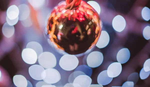 Magiske runde glober skinner til jul - Stock-foto