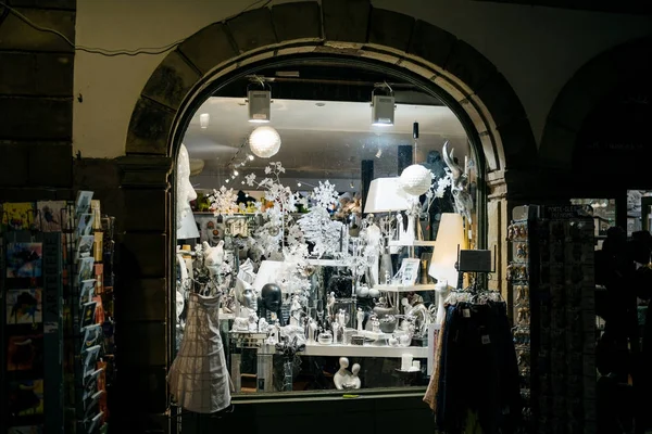 Multiple souvenirs in Strasbourg deco store window — Stock Photo, Image