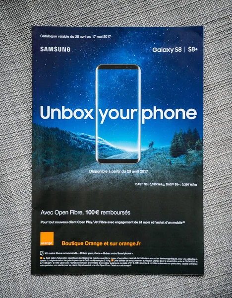 Unbox La campagna pubblicitaria del telefono per Samsung Galaxy Smartph — Foto Stock