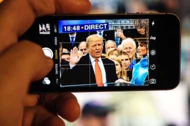 İphone fotoğraf çekme ofis Donald Trump alarak yemin