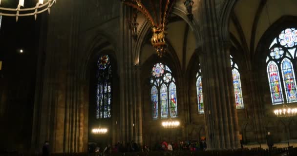 Barock inredda orgel i Strasbourgs katedral eller katedralen i Our Lady Strasbourgs — Stockvideo