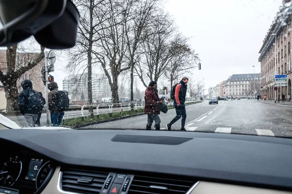 Sneeuw omvallen van de Franse straat — Stockfoto