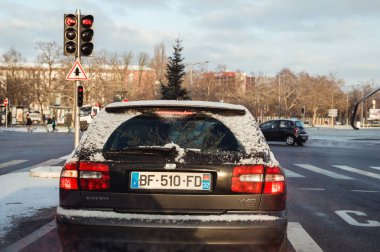 Araba bagajı Volvo v40 Dizel araba çam ağacında taşıma