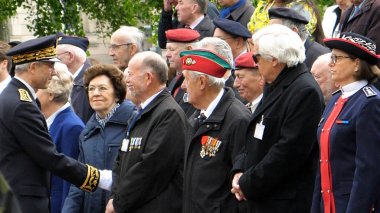 El Fra ateşkes anma geçit görevlileri