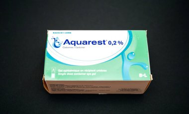 Göz damlası Aquarest Bausch Lomb tarafından yapılan Carbomere