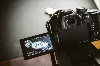 Vlogger lüks İsviçre wat ile görüntüleri bölüm reklam yapma