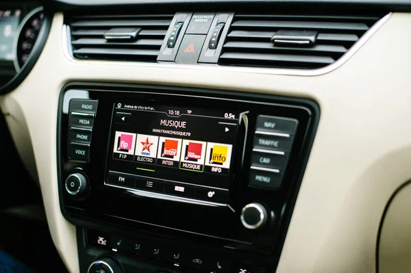 Wyświetlacz cyfrowy system infotainment z Gps Wyświetl pokaz — Zdjęcie stockowe