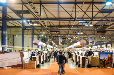  Tatma ve Vignerons indep adlı Fransız şarap satın müşteriler