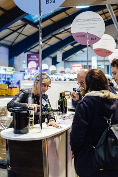  Tatma ve Vignerons indep adlı Fransız şarap satın müşteriler