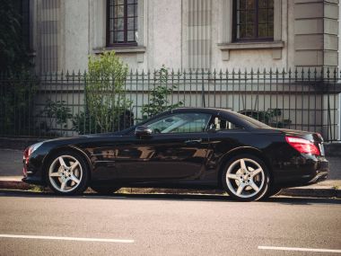 Lüks Mercedes-Benz Sl coupe Street