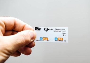 Paris metro tren bileti Cdg 2 Paris 