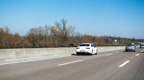 Nuevo Mercedes-Benz CLS Coupe en la autopista alemana — Foto de Stock