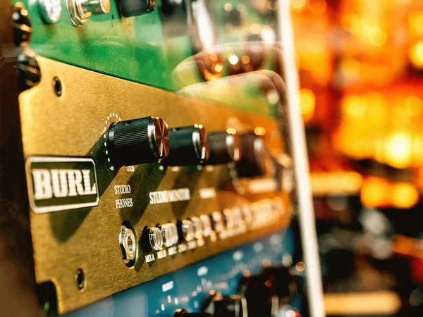 Makro närbild Detaljer för Burl Studio control audio monitor — Stockfoto