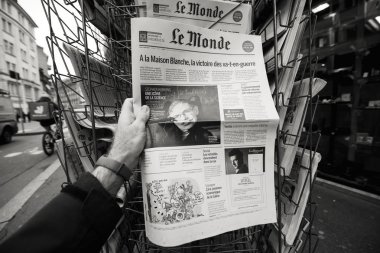 Stephen Hawking ölümü ile ilgili gazete üzerinde ilk sayfa portre