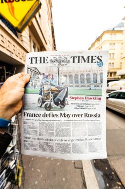 Stephen Hawking Times kapağında