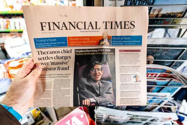 Financial times gazetesi hakkında Stephen Hawking ölüm Fi — Stok fotoğraf