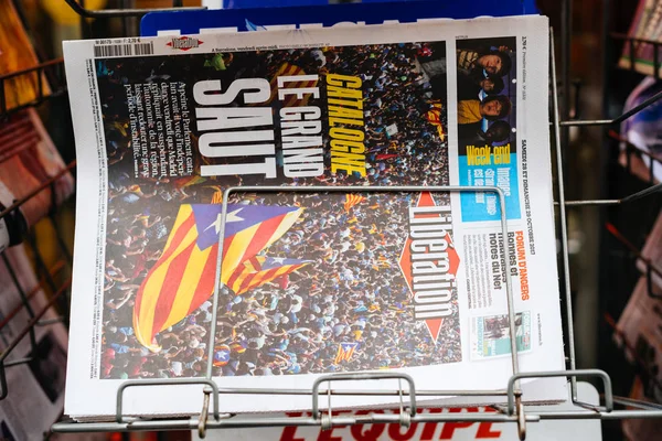 Noticias de España sobre el Referéndum de Cataluña Liberation Newspa — Foto de Stock
