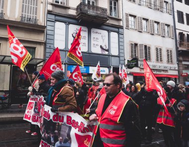 Konfederasyonu generale du travail amele ile Kızıl Bayrak afiş