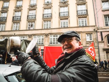 Komuta sizde gürültü protesto tava 