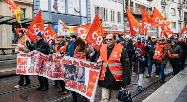 Confederation generale du travail funciona con pancarta roja —  Fotos de Stock